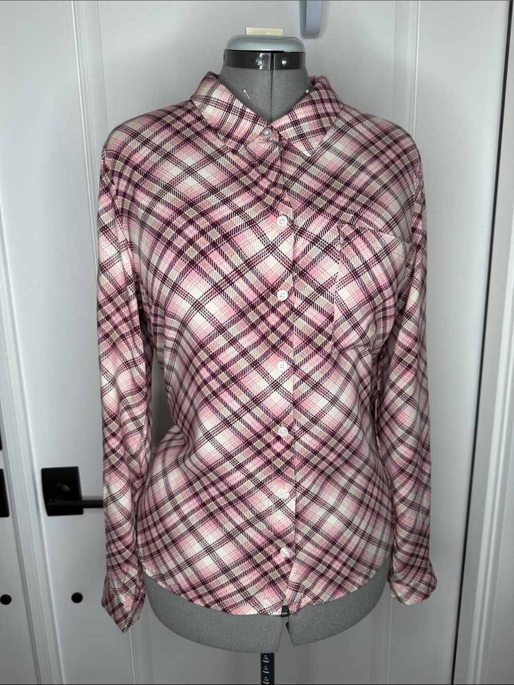 Tommy Hilfiger XL Women’s Plaid Button-Down Shirt - Pink Plaid